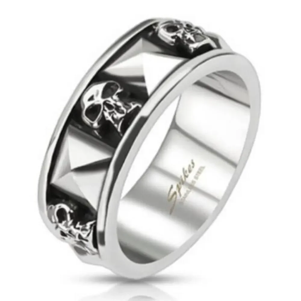 New pyramid‎ skull ring size 12
